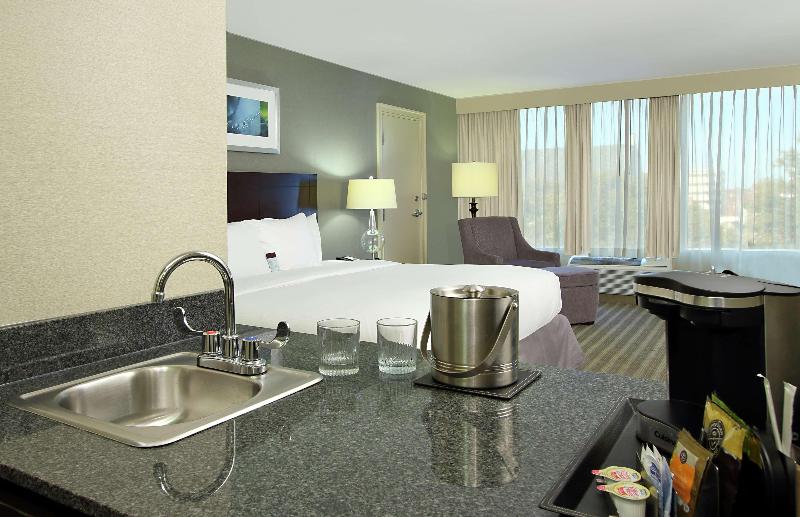 Doubletree By Hilton Newark image
