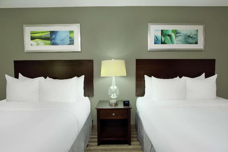 Doubletree By Hilton Newark image