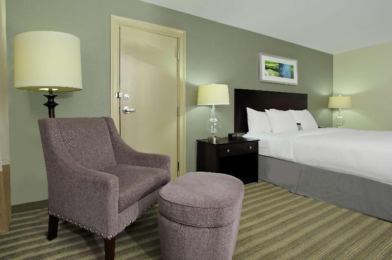 Doubletree By Hilton Newark image