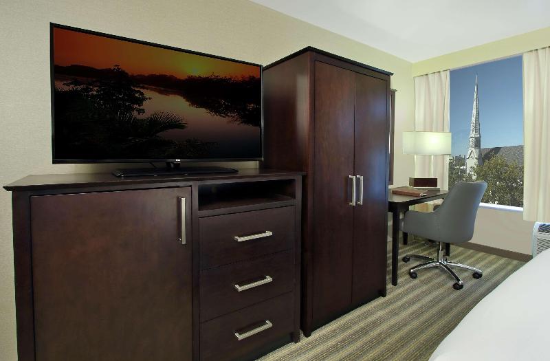 Doubletree By Hilton Newark image