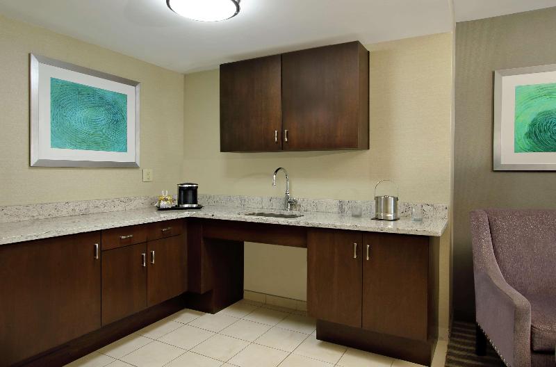 Doubletree By Hilton Newark image