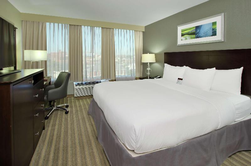 Doubletree By Hilton Newark image