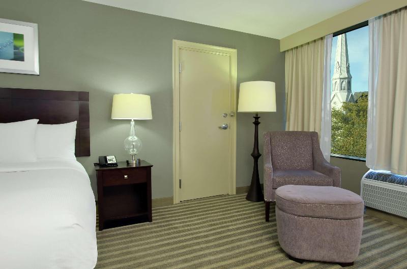 Doubletree By Hilton Newark image