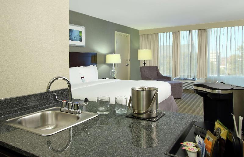Doubletree By Hilton Newark image