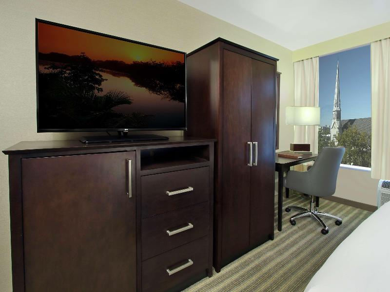 Doubletree By Hilton Newark image