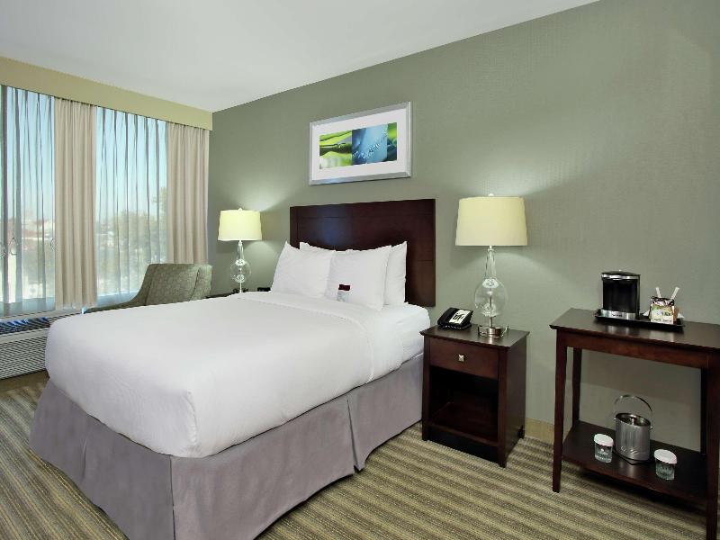 Doubletree By Hilton Newark image