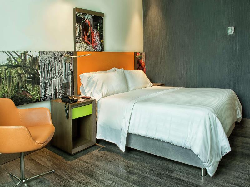 Hampton by Hilton Cali image