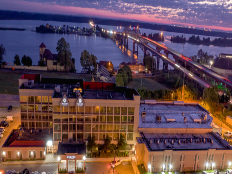 Doubletree By Hilton Decatur Riverfront — exterior view