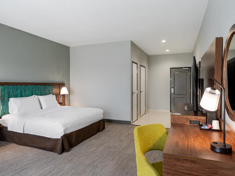 Hampton Inn Lake Charles image