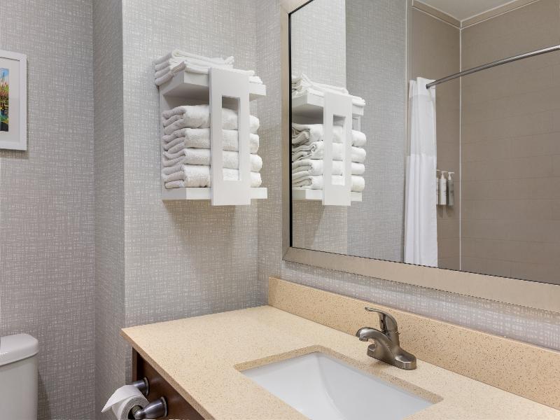 Hampton Inn Lake Charles image