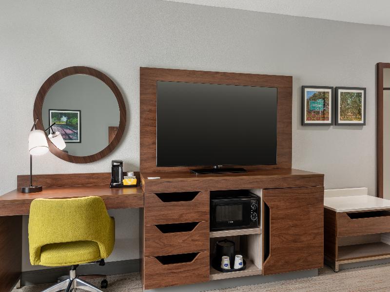 Hampton Inn Lake Charles image