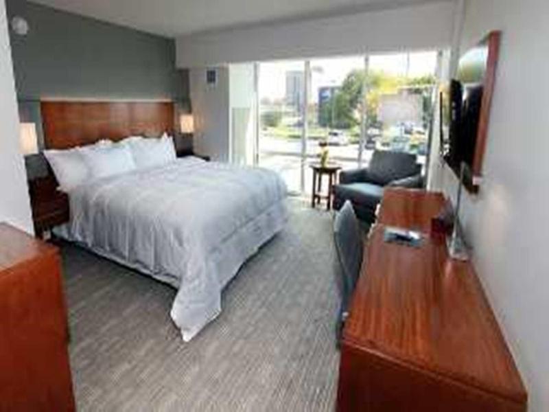 Doubletree by Hilton Omaha Southwest