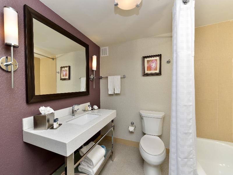 Doubletree by Hilton Orlando East - UCF Area image