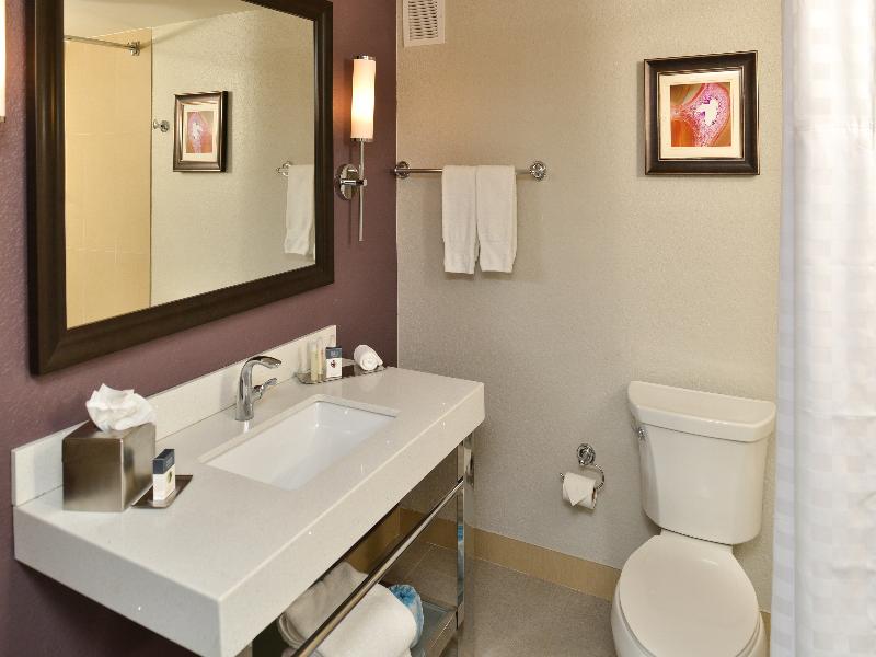 Doubletree by Hilton Orlando East - UCF Area image
