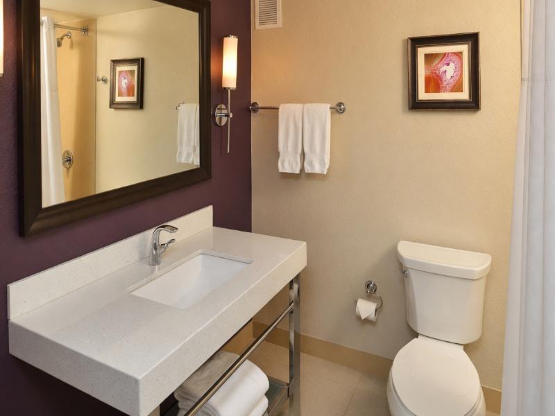 Doubletree by Hilton Orlando East - UCF Area image