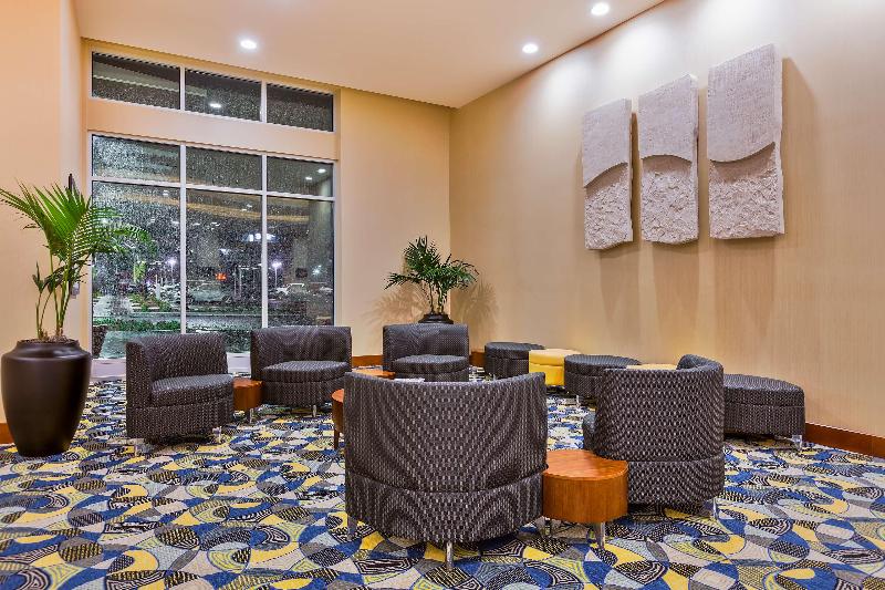 Hampton Inn & Suites Downtown Owensboro/Waterfront image