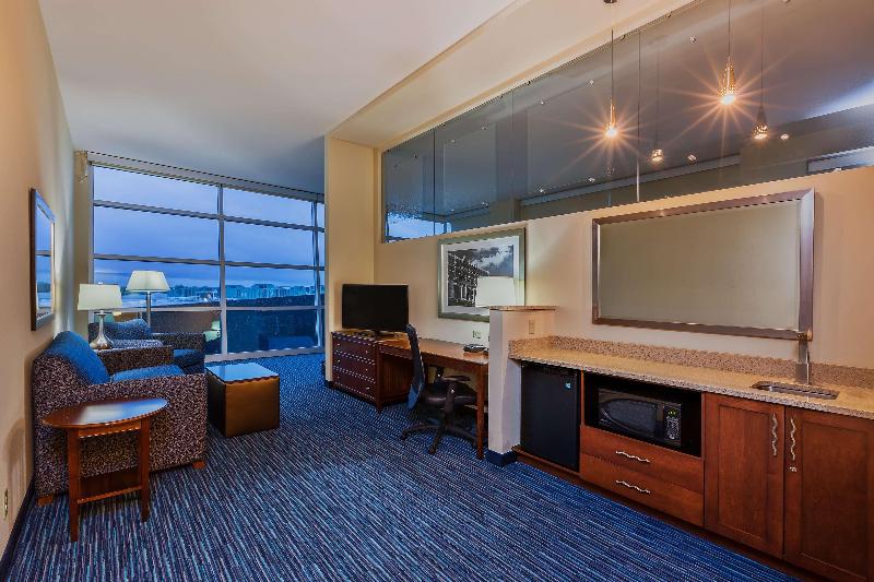 Hampton Inn & Suites Downtown Owensboro/Waterfront image