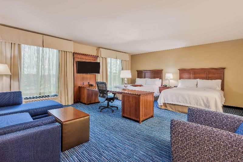 Hampton Inn & Suites Downtown Owensboro/Waterfront image