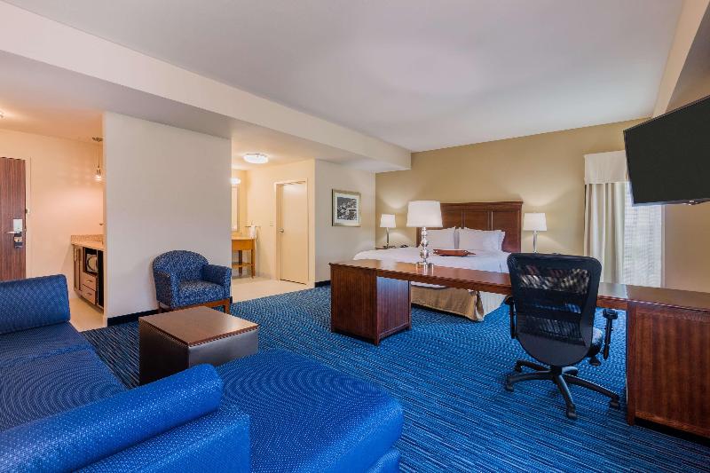 Hampton Inn & Suites Downtown Owensboro/Waterfront image