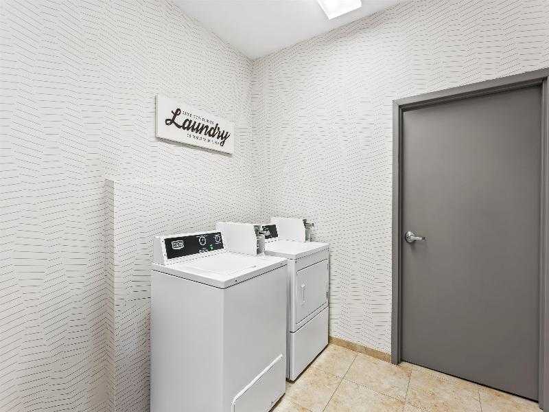 Hampton Inn-Dekalb (Near The University) image