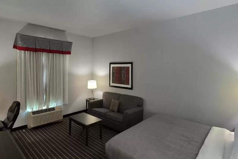 Quality Inn & Suites Pearsall image