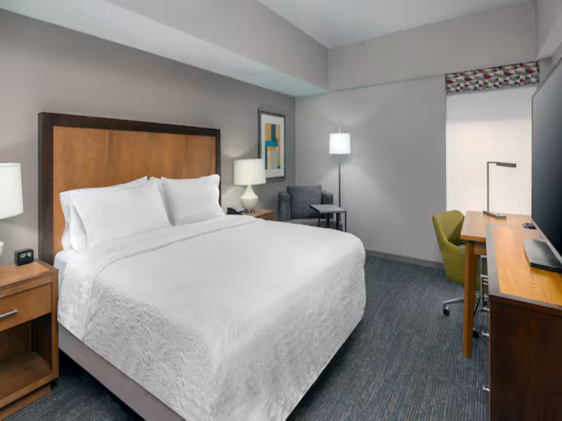 Hampton Inn & Suites Clayton/St. Louis-Galleria MO image