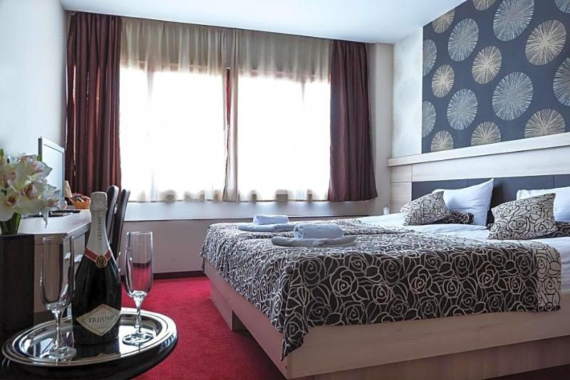 Hotel City Code Vizura garni RENEW image