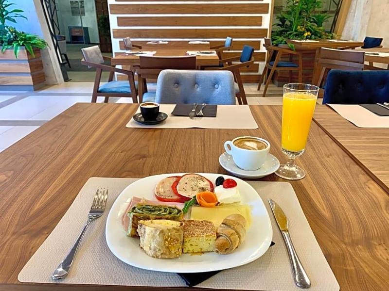 Hotel City Code Vizura garni RENEW image