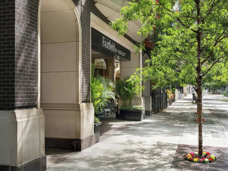 Fairfield Inn&Suites Chicago Downtown/MagnificentM image