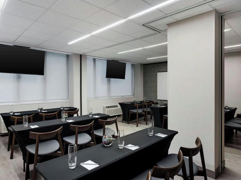 Fairfield Inn&Suites Chicago Downtown/MagnificentM image