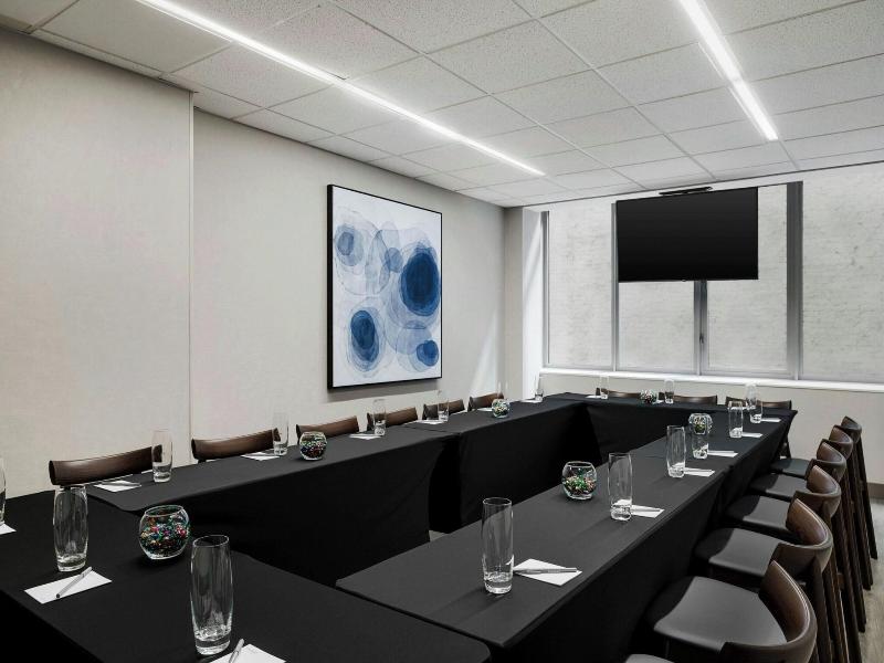 Fairfield Inn&Suites Chicago Downtown/MagnificentM image