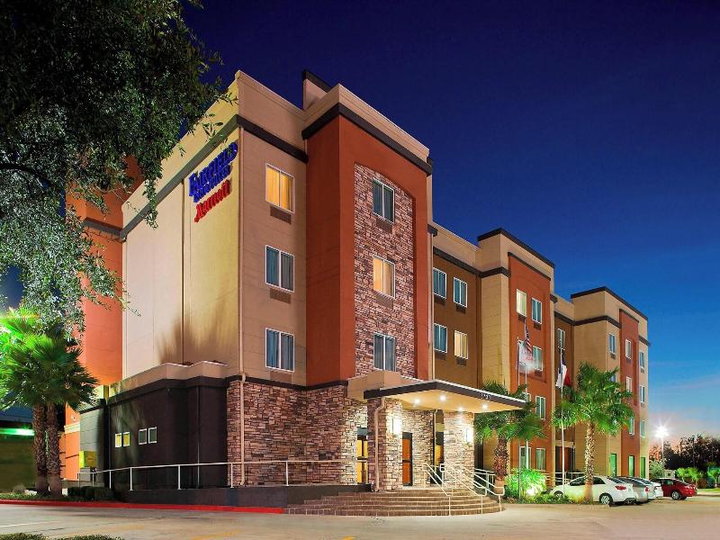 Fairfield Inn & Suites Houston Hobby Airport image