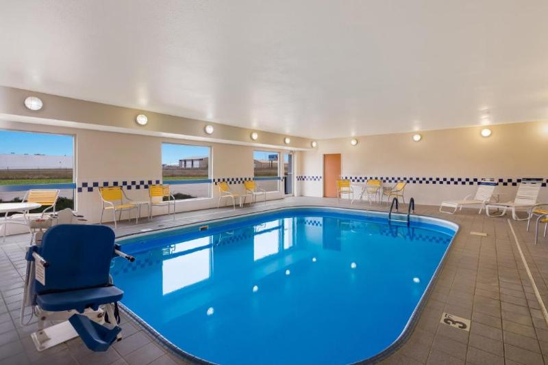 Americinn By Wyndham Minot image