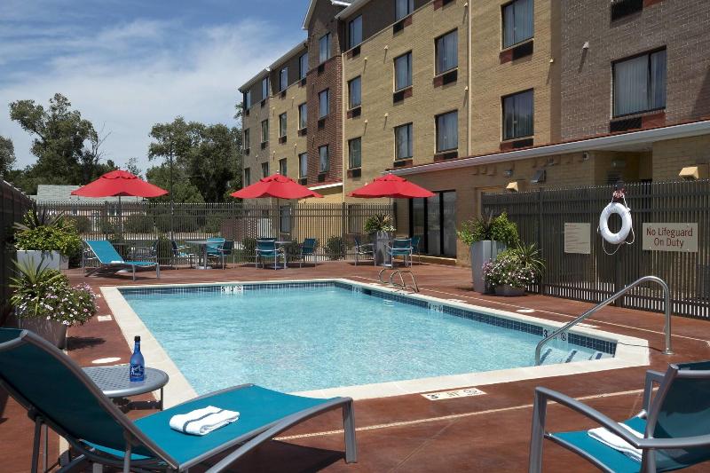 TownePlace Suites Garden City image