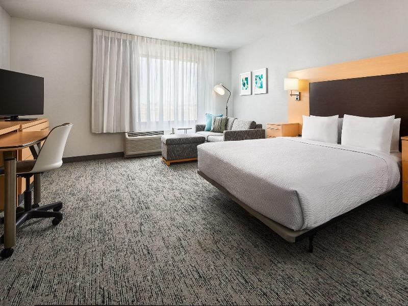 TownePlace Suites Garden City image