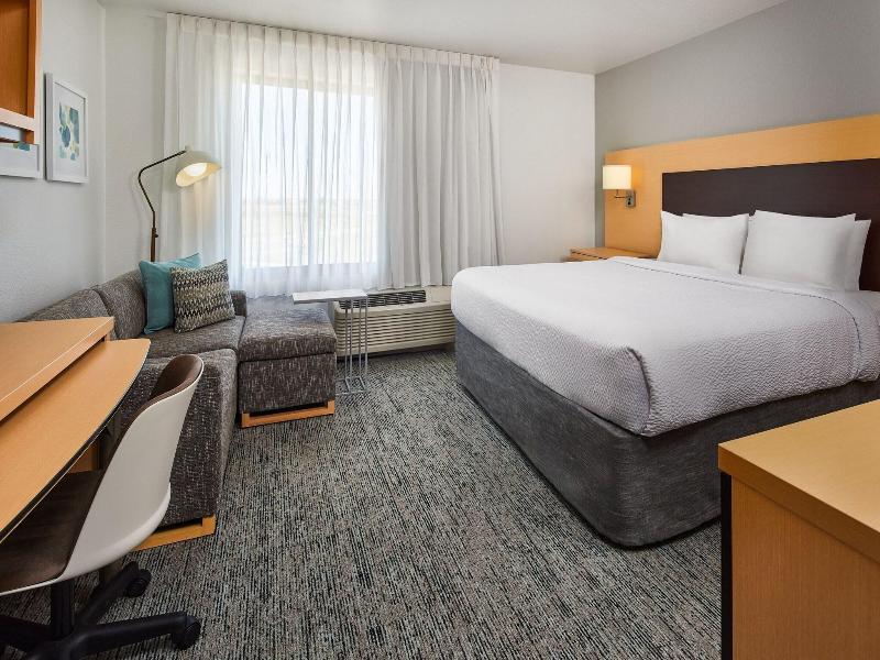 TownePlace Suites Garden City image