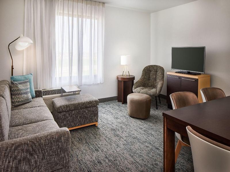 TownePlace Suites Garden City image