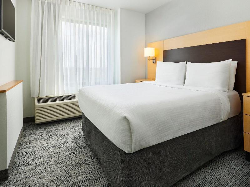 TownePlace Suites Garden City image