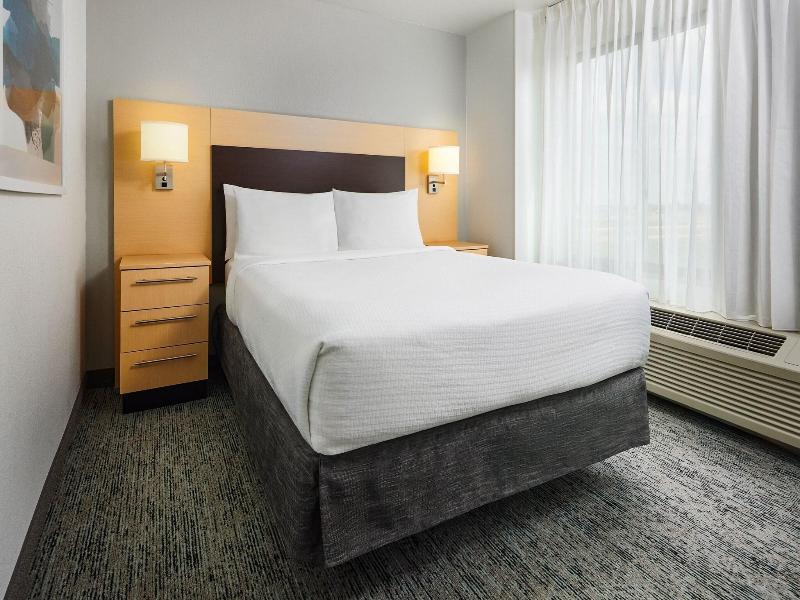 TownePlace Suites Garden City image