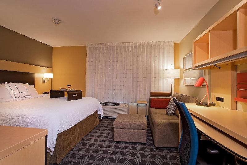 TownePlace Suites Garden City image