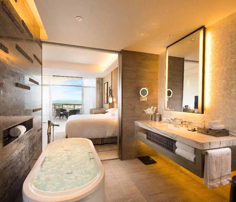 DoubleTree Resort by Hilton Hainan Chengmai image