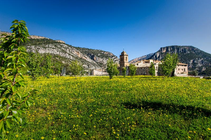 Ligueerre Resort image