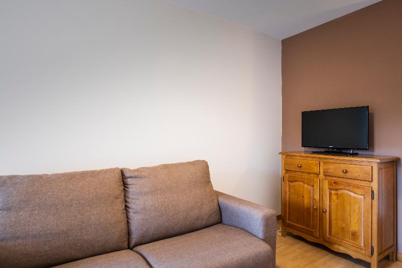 Ligueerre Resort image