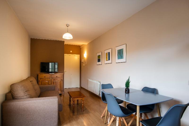 Ligueerre Resort image