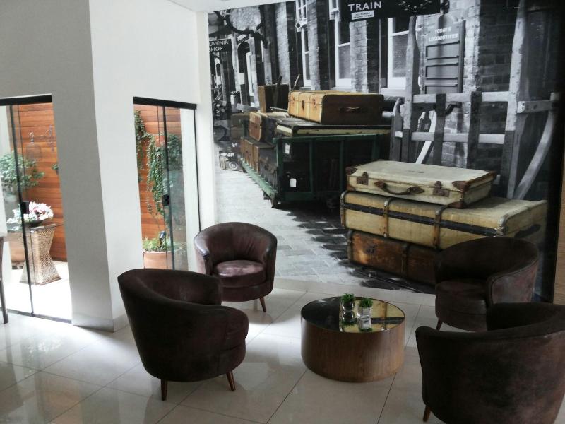 Internacional Hotel image