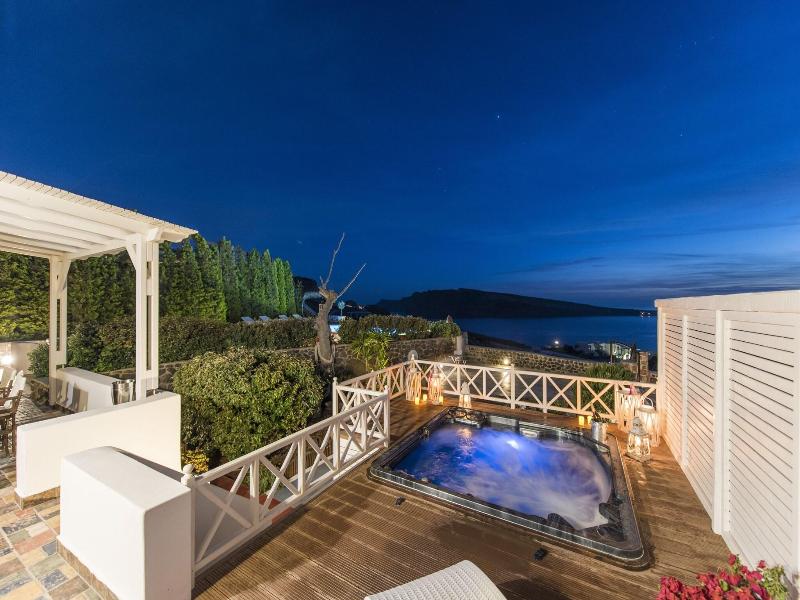 Oia Sunset Villas - Villa Swinging Sunset — photo 134