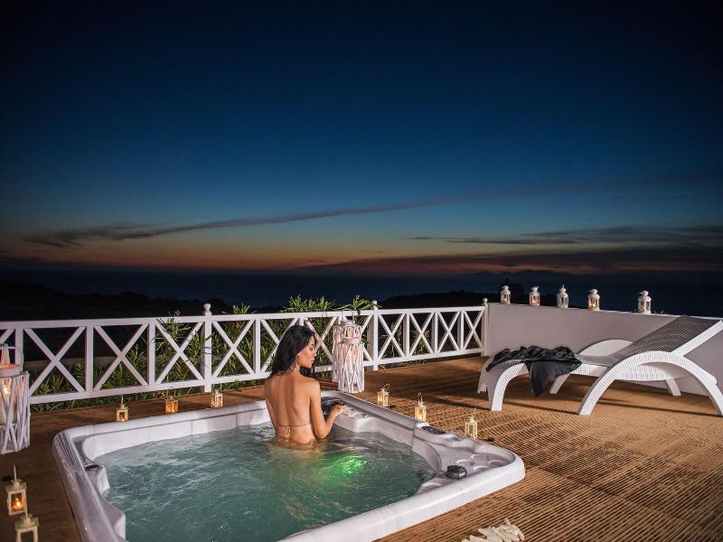 Oia Sunset Villas - Villa Swinging Sunset — photo 21