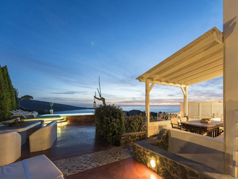 Oia Sunset Villas - Villa Swinging Sunset — photo 102