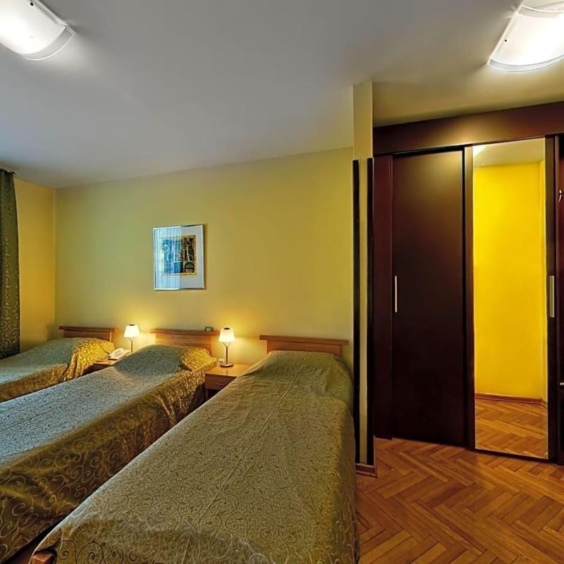 Hotel President garni image