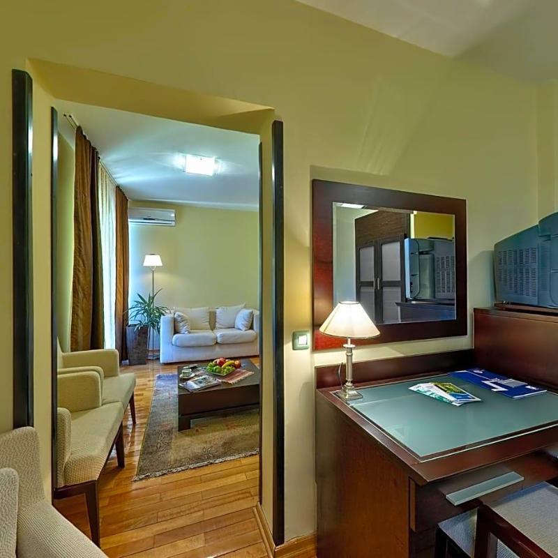 Hotel President garni image